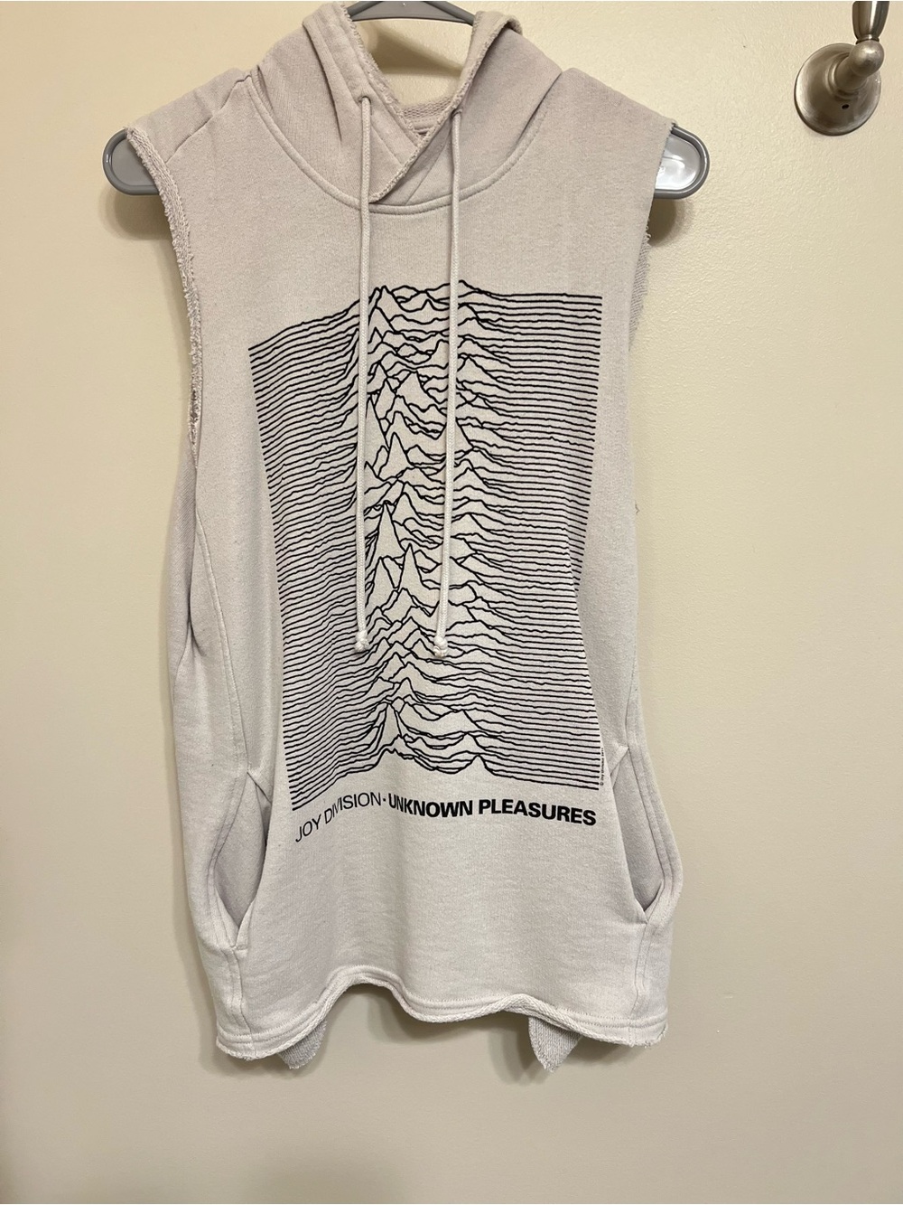 H&M Sleeveless Hoodie - Cream with Black Graphic